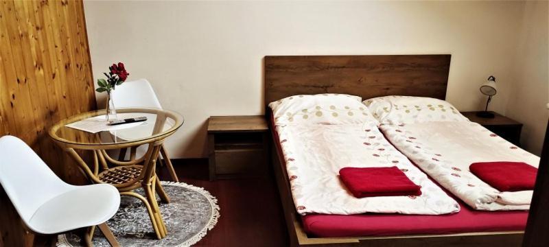 U Certa Hotel Cercany Luaran gambar
